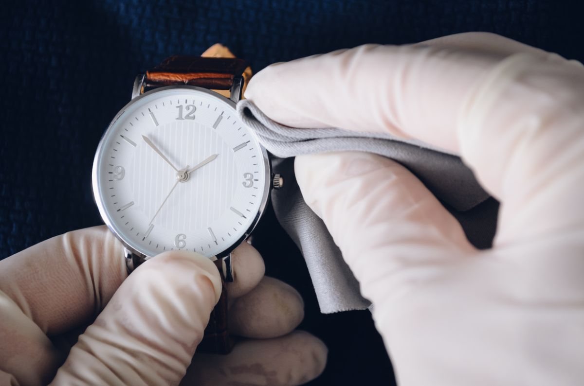 熟練の時計技師による直接診断